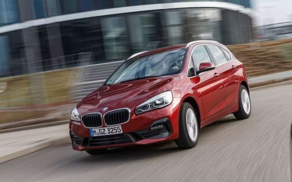 Въпреки че до 2016 имаше проблеми с междинния лагер на коляновия вал в трицилиндровите двигатели, след актуализацията BMW премахна тези недостатъци и моделът стана по-надежден.