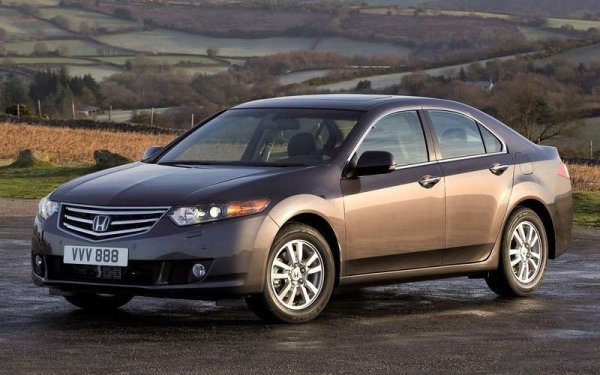 Японският модел е известен със своето високо качество на изработка и надеждност. Добре настроеното шаси и здравите материали осигуряват дълъг експлоатационен живот на модела.