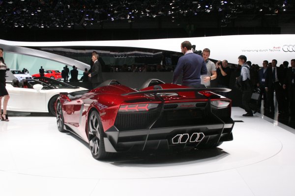 Женева 2012 / Lamborghini Aventador J