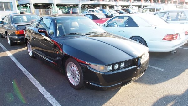 Трябва да се отбележи, че Андреа Загато, чиято компанията Zagato прави доработки по колата (оригиналния дизайн е на Alfa Romeo), избира различен подход към личния си автомобил. И съответно го боядиса в черно.