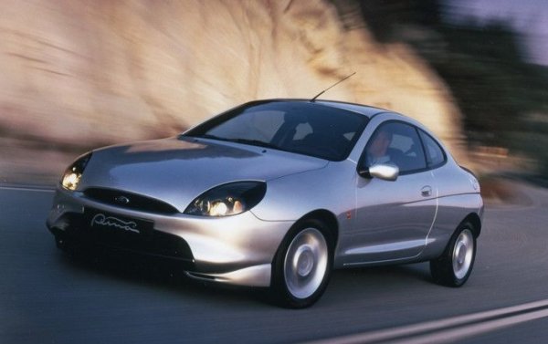 През 90-те години Mazda имаше MX-3, Vauxhall (Opel) предлаташе Tigra, Fiat даде на света Barchetta, а през 1997 г. Ford предложи Puma, проектирана от Иън Калъм.Той беше наличен в 1,4-, 1,6- и 1,7-литрови варианти, като последният беше с мотор, разработен от Yamaha, развиващ 125 к.с. При тегло от 1039 кг тази кола вдигаше 100 км/ч от място за малко над 9 секунди.

В основата на Puma беше четвъртото поколение на Fiesta с подобрено окачване и по-ниска и по-широка следа, което осигуряваше стреласто управление. По-рядката Racing Puma пристигна през 1999 г., за да отговаря на правилата за хомологация на рали-автомобил. Тя получи по-широки арки, увеличение разпределителни валове и изпускателна система, както и по-твърдо окачване и около 30 к.с. допълнително.