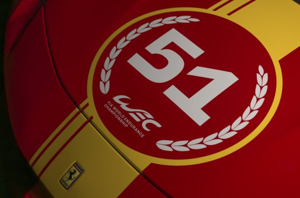 Технически промени по колата не са правени. Тя се задвижва от хибриден агрегат с 3,0-литров V6 с 800 к.с. Тиражът не е разкрит, но всички автомобили вече са резервирани.