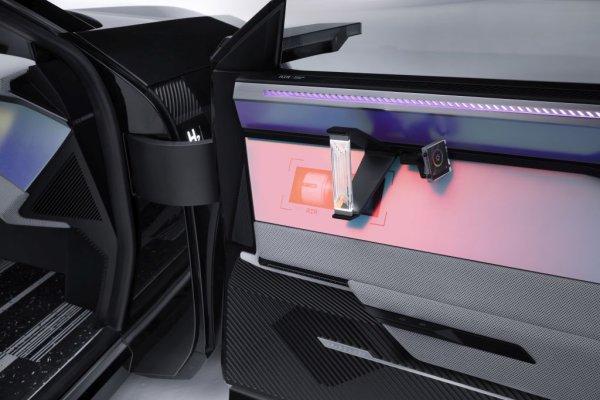 Концептът има и специална HEPA пречиствателна система за въздуха в купето - същата като онази в пътническите самолети. Тя е вградена във вратите и филтрира външния въздух от всички по-опасни замърсители и алергени. 
