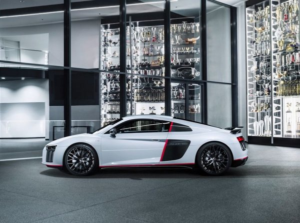 Audi R8 V10 Plus Selection 24h 