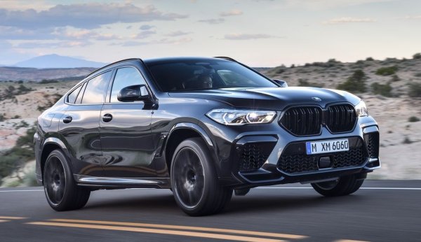 Първата конфликтна точка в нашата класация: X6 и X5 отделни модели ли са? Експертите на TUV например ги разглеждат като варианти на един модел. Но ние все пак решихме да ги разграничим заради забележимите разлики в дизайна и размерите. От 106-те регистрирани X6 у нас 16 са от върховата версия M Competition.
