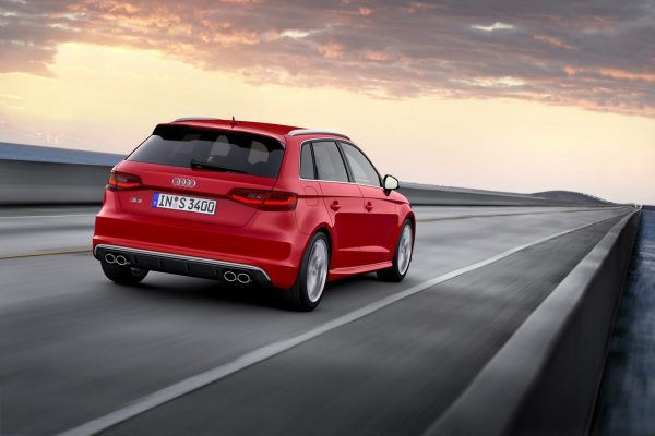 Audi S3 Sportback (5 врати)