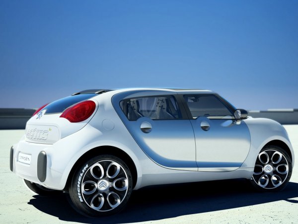 При C-Cactus предната броня и предната част на автомобила са едно цяло