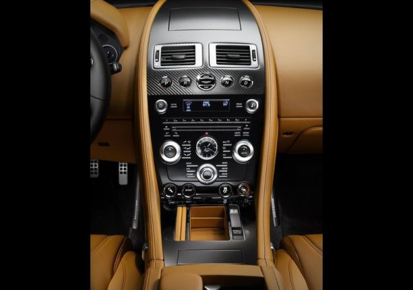 Aston Martin DBS Carbon Edition