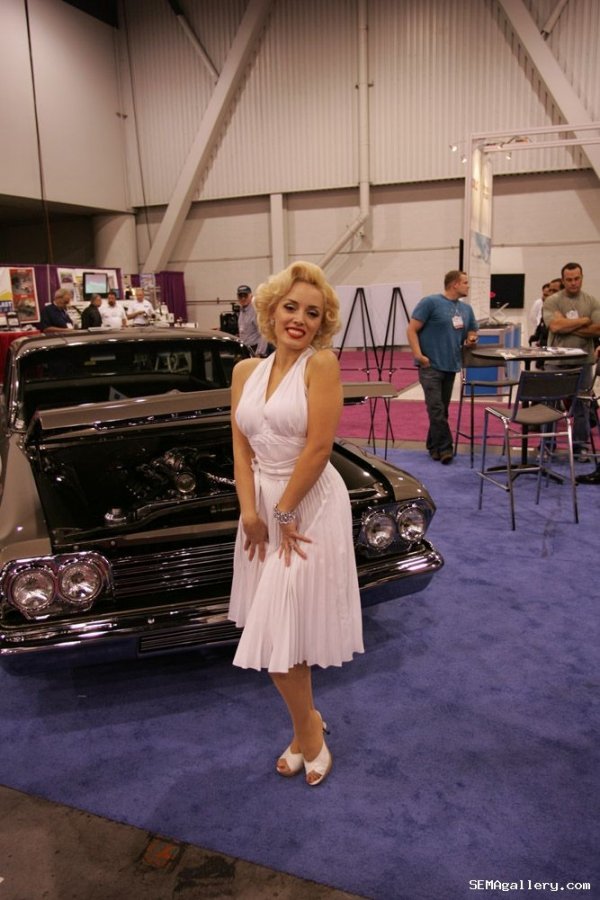 Момичетата на SEMA 2008