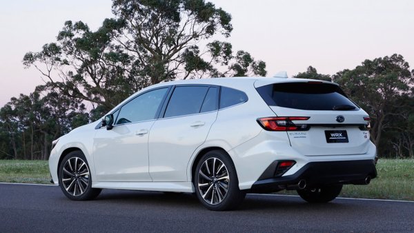 Това е един интересен опита на Subaru да върне комбито Impreza на пазара. По тази причина спортното комби до голяма степен повтаря новата Impreza, само че има много удължена  задна част. Няма как да се отрече, че този автомобил изглежда добре, но и той си има един сериозен недостатък – направен е само за пазара в Австралия. Задвижването става с 2,4-литров турбо-двигател с 270 к.с. и 260 Нм, съчетан със система 4х4.