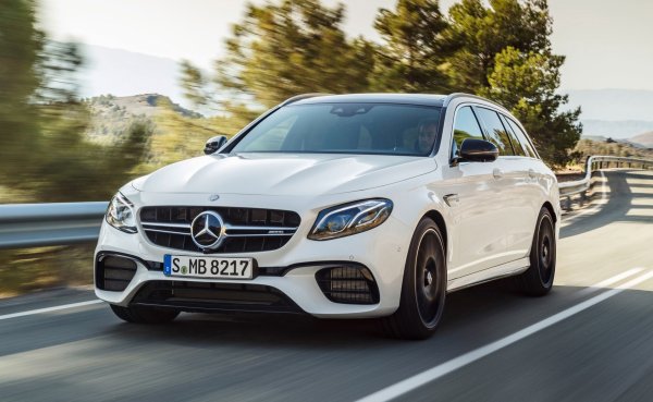 Ако може да се говори за реален конкурент на Audi RS6 Avant, това е комбито на Mercedes, което също притежава забележителни характеристики. Сред тях са задвижване на всички колела със системата AMG 4Matic+, 4,0-литров V8 туин-турбо с 612 к.с. и скоростна кутия Mercedes 9G, която е оптимизирана за свръхбързо превключване на предавките. 