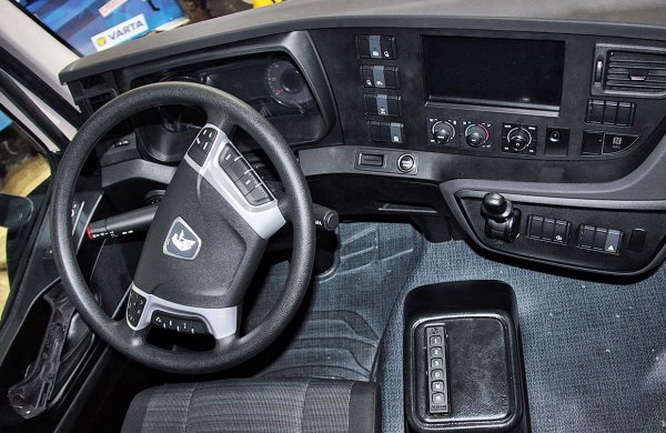 Автоматични скорости, навигация, климатик, отопление на седалките - удобствата тук не отстъпват на тези в някой съвременен лек автомобил