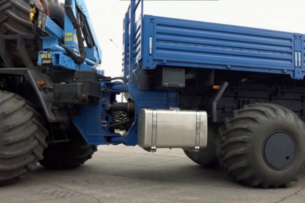 И резервоарът, и цялото протежение на горивопровода е със специално подгряване за арктически условия