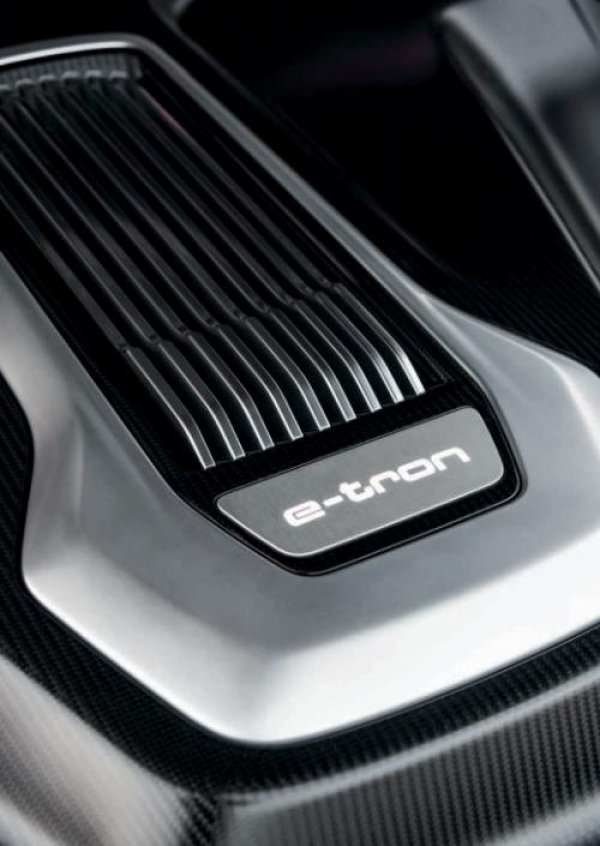 Audi R8 e-tron няма да се произвежда