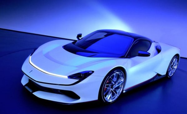 Този автомобил беше представен на автосалона в Женева тази пролет, като е първият самостоятелен модел на италианското студио за дизайн. До голяма степен той повтаря схемата на Rimac, като ще бъде най-мощният автомобил, правен някога в Италия. Би трябвало да ускорява от 0 до 100 км/ч за по-малко от 2 секунди.
