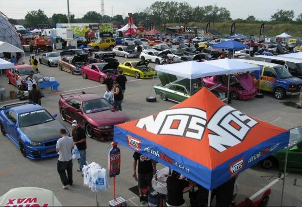 Тунинг изложението HIN Night Shift в Чикаго