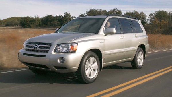 Популярността на Prius насърчи Toyota да разшири своите хибридни предложения до средата на 2000-те години. Купувачите се радваха на Highlander Hybrid  и повече от 15 години по-късно той оглавява този списък на най-обичаните автомобили със 7,0 процента.
