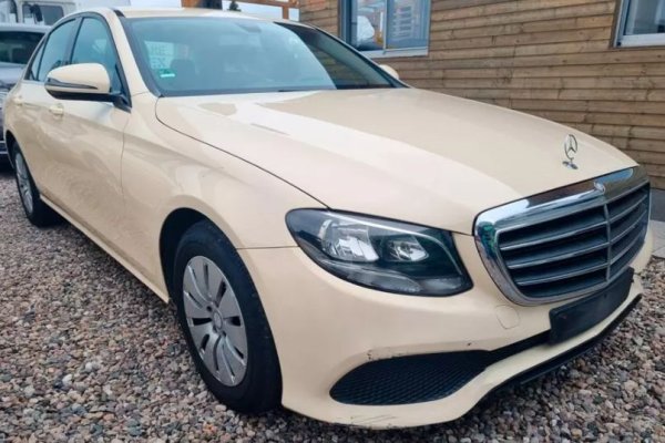 Пробег: 799 000 км

Цена: 9200 евро

Ако предишното такси е изминало 800 000 км за 15 години, то този Mercedes E-Class ги е навъртял само за 6, тъй като е каран в Хамбург. Всяка година автомобилът навърта по 130 000 км, а цената му е няколко пъти по-висока от тази на споменатия Passat.