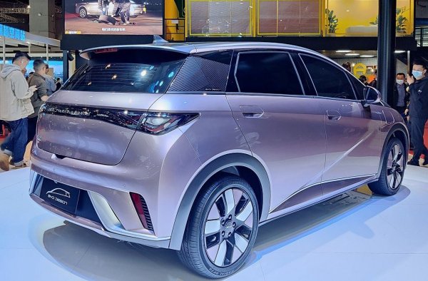 Субкомпактен електромобил, който дебютира на автосалона в Шанхай миналата година. От началото на тази се предлага и на австралийския пазар, където базовата версия (94 коня, 301 км пробег с едно зареждане) струва еквивалента на 25 000 щатски долара.
Пазарен дял: 1.8%