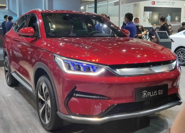 Вече във второто си поколение, този кросоувър има две различни версии: Pro и Plus, като последната е малко по-дълга и по-луксозна. Един от първите модели на пазара с литиево-желязнофосфатна батерия. 
Пазарен дял: 2.7%