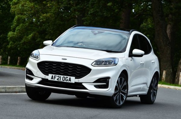 Рейтинг на надеждност - 82,7% 

Plug-in хибридната версия на най-новата Kuga е много по-склонна към проблеми от своя бензинов аналог - 40% от Kuga PHEV са се развалили срещу 10% от тези с ДВГ. Проблемите с батерията се срещат най-често &ndash; в 27% от случаите. Събощава се още за повреди с електрическата система, климатика и информационно-развлекателната система. Добрата новина е, че Ford покрива разходите за 89% от ремонтите, но поправянето на колите отнема повече от седмица в 90% от случаите. 