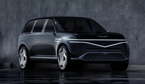 Кога: 2026

Премиум марката на Hyundai вече си има луксозен електрически седан, но в наши дни истинският флагман в гамата трябва да бъде SUV. GV90 ще запълни именно тази ниша, когато се появи в края на тази година (с продажби от 2026). Ще има чисто електрическо задвижване и на четирите колела, 3 реда седалки и пробег около 400 км с едно зареждане. 
Пак от Genesis очакваме и една доста по-спортна версия на компактния GV60, която ще се нарича Magma и ще ползва доказаното задвижване на Ioniq 5 N. 

