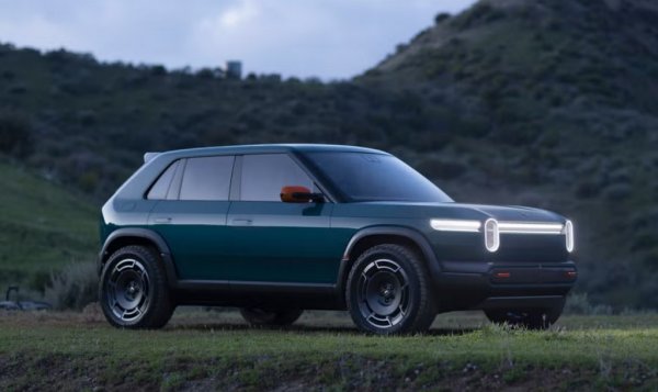 Кога: 2027

Първите два модела на Rivian - пикапът R1T и кросоувърът R1S - получиха доста високи оценки и от пресата, и от първите клиенти. Но си остават твърде скъпи за масовия потребител. Затова компанията, която е партньор на VW, ще представи първо по-компактния кросоувър R2, а след това - и още по-малък модел, наречен R3. Базовата му версия с един мотор ще е около 40,000 долара, но ще има и варианти с два или три електромотора. 

