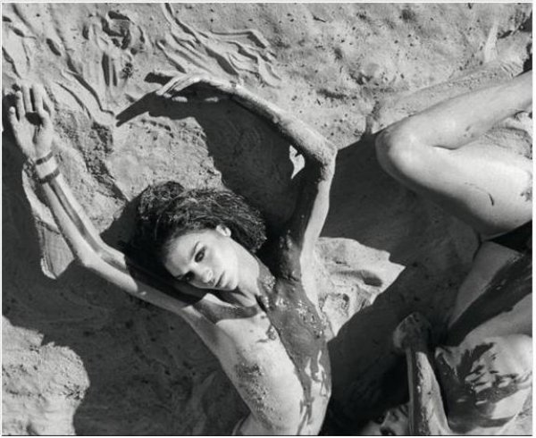 Pirelli Calendar 2009 / Юли