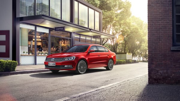 Най-големият автомобилен пазар на планетата е в лека криза, като това се отрази и на класирането по продажби. Доскорошният лидер - 7-местният кросоувър Wuling Hongguang, изпадна от първата тройка. Начело вече е седанът Volkswagen Lavida, следван от Nissan Sylphy, който успя да изпревари губещия популярност кросоувър  Haval H6.