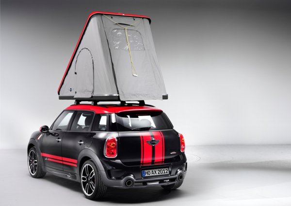 На къмпинг с Mini - луксозна каравана и стилна покривна палатка от Mini 