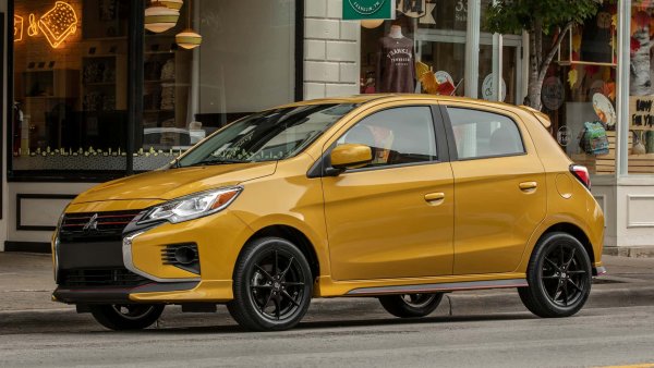 Съобщава се, че хечбекът и седанът Mitsubishi Mirage ще слязат от конвейера в края на  2024 г. С начална цена от 17 955 долара, петвратият модел все още е една от най-евтините коли в Америка. Бавната производителност и остарялата платформа обаче го правят труден за продажба.
