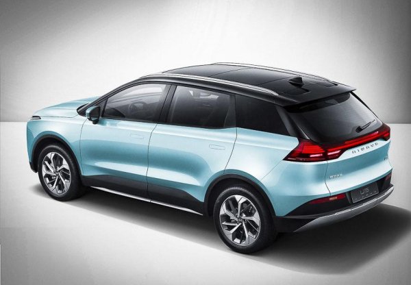 Брандът Aiways е основан от бивши топ--мениджъри на SAIC Volkswagen и Volvo. В основата на Aiways U5 е модулна алуминиева платформа с акумулаторна батерия, поставена под пода. Тя позволява изминаването на повече от 500 км с едно зареждане (по цикъла NEDC) Електромоторът развива 231 к.с. и 390 Нм въртящ момент. Идеята на компанията е през пролетта на 2020 г. кросоувърът да стъпи на пазарите в Европа, а след това да се появи в Близкия Изток и Северна Америка.
