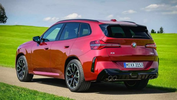 BMW също отчита спад спрямо миналата година, но доста по-умерен - 2.3%. За разлика от Mercedes, марката расте в Европа и Северна Америка, и има спад единствено в Китай от големите пазари. Особено изразена е доминацията на баварците в САЩ, където те имат 178,449 продажби за полугодието срещу 142,000 за Mercedes и само 81 591 за Audi. 
