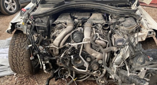 Този германски кросоувър е произведен през 2018 година, като пробегът му е малко над 20 000 км. В обявата се посочва, че автомобилът е претърпял сериозна катастрофа през 2020 година. Исканата цена от над 50 000 евро вероятно донякъде е оправдана, тъй като машината е с пакет AMG и на най-високо ниво на оборудване. А и основните агрегати не са пострадали от удара.