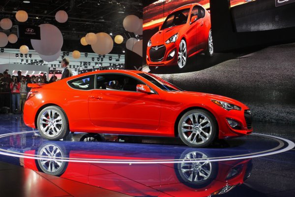 Детройт 2012 - Hyundai Genesis Coupe