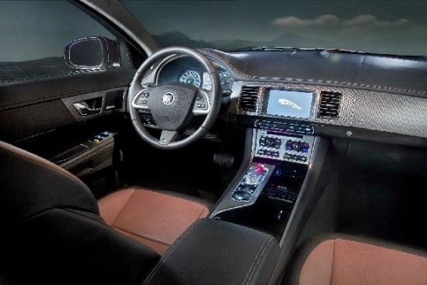 Jaguar XF 2012