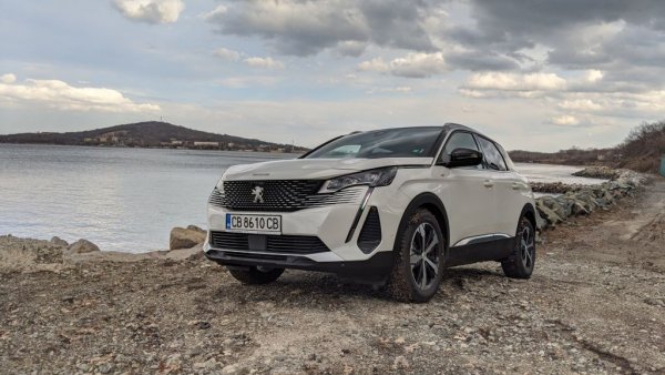 Кросоувърът на французите може да се похвали с впечатляващите 528% пазарен ръст през април - което всъщност е логично с оглед на пълния локдаун през същия месец на 2020. От началото на годината ръстът при 3008 е над 35 на сто. 
