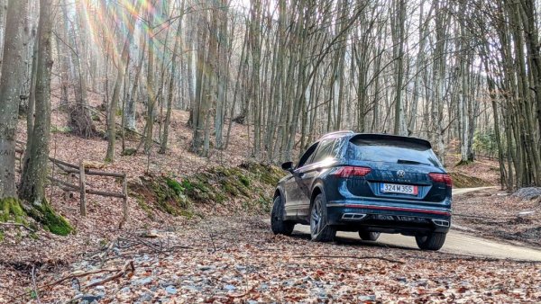 Tiguan си остава най-продаваният модел в най-оспорвания пазарен сегмент - C-SUV, със солиден аванс пред главния конкурент Peugeot 3008. От началото на годината ръстът е 28%. 
