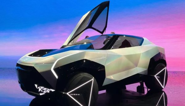 Nissan потвърди, че заместителите на днешните кросоувъри Juke и Qashqai ще бъдат електрически и че ще продължат да се произвеждат в Съндърланд &ndash; добре дошли новини за болната автомобилна индустрия в Обединеното кралство. 