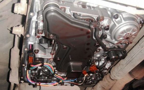 Ресурсът на механичната скоростна кутия често превъзхожда този на останалите основни компоненти от автомобила. При автоматиците той обикновено е 200 000 &ndash; 250 000 км. Някои автоматици се нуждаят от ремонт още при пробег от 100 000 км (вижте линка под статията).
