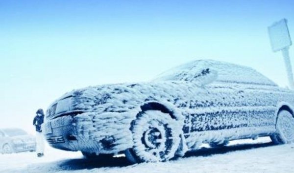 Дори при студено време механичната скоростна кутия не се нуждае от загряване, за да работи нормално. При някои от автоматиците (най-вече при тези от нисък клас, и вариаторите) движението с незагряло масло е потенциално фатално. 
