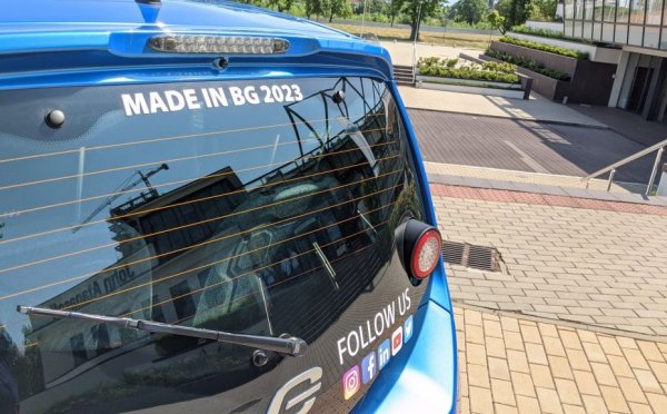 Основен доставчик на компоненти за задвижването е Bosch. Компанията обещава да разчита колкото е възможно повече на базирани в България поддоставчици. Софтуерът ще бъде разработван в българското поделение на Bosch, алуминиевата конструкция ще се произвежда от "Етем-Гестамп", а доставчик на кабели ще е японската Yazaki чрез заводите си в Ямбол. 
