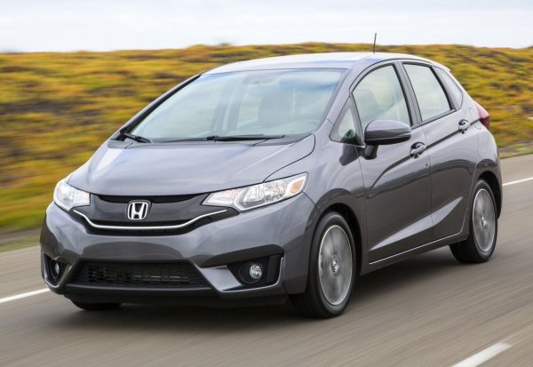 Марк Зукербърг предпочита не само скъпи автомобили. Собственикът на Facebook може да бъде забелязан зад волана на коли като Honda Fit, Acura TSX и Volkswagen Golf GTI. Състоянието на Зукербърг е 62,3 млрд. долара, като той се нарежда на 8-о място сред най-богатите хора на света според Forbes.