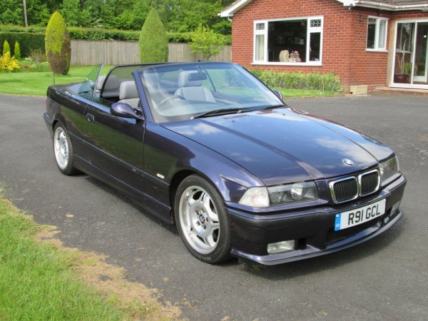 Бившият генерален директор на Uber - Травис Каланик, разкри през 2016 г., че е собственик на BMW M3 Convertible, модел 1999 г. Бизнесменът дори се оплака, че електрическата инсталация на колата не е наред, което често го докарва до истерия, но въпреки това, той обича автомобила си и не иска да се разделя с него. Каланик е на 298-о място в класацията на Forbes cъс състояние от 5,8 млрд. долара.