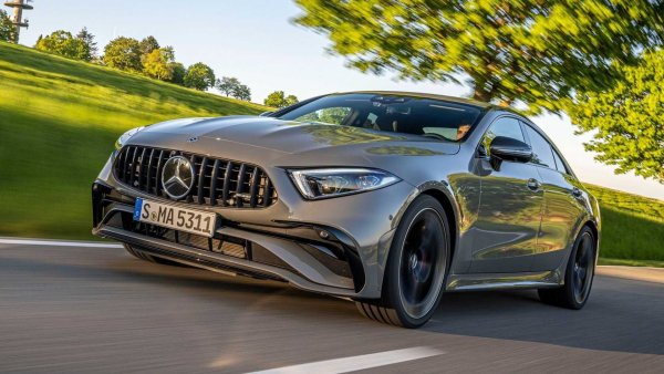 Подобно на предишните автомобили, Mercedes-AMG също използва "мека" хибридна технология с 3,0-литров редови 6-цилиндров бензинов двигател, оборудван с турбокомпресор и електрически компресор, който развива 435 к.с. и 520 Нм въртящ момент. 

Един от моделите, оборудвани с този двигател, е CLS 53 4MATIC + Coupé, който постига ускорение от 0 до 100 км/ч за 4,5 секунди и среден разход от 9,4 л/100 км.
