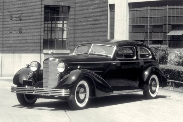 Cadillac Aerodynamic от 1933
