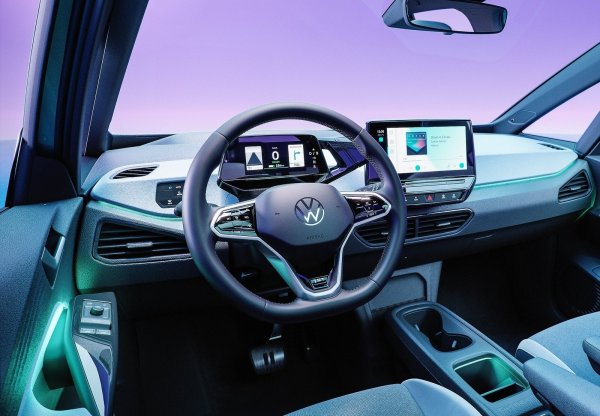 Силни страни: добър за шофиране с отлична производителност; голям пробег; просторен интериор.

Слабости: качество на интериора; съмнителна надеждност; инфотеймънт система.
