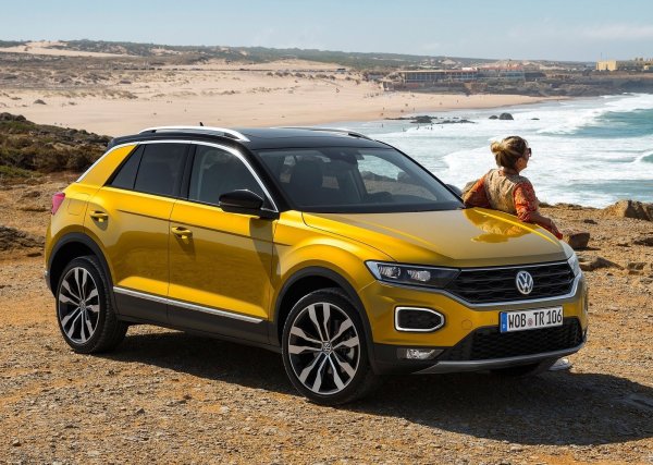 С този модел VW се опита да разтърси сегмента, като механично той е свързан с Golf. Версията с 1,0-литров бензинов монтор със 115 к.с. е добро предложение заради ниския разход на гориво. При по-късните варианти това е 1.0 TSI със 110 к.с. Дизеловият 2,0-литров двигател е добър, но трябва да е със задвижване 4х4. Той обаче е по-скъп.

Всички T-Roc идват добре оборудвани, като версията Design на по-ранните автомобили включва всички тънкости на SE, но се откроява с по-отличителен външен стил, система за предупреждение на водача и амбиентно вътрешно осветление. В по-късните автомобили Life е добрият избор.
