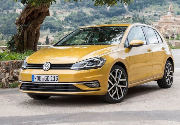 Малко автомобили притежават привлекателността на Volkswagen Golf, която се дължи основно на неговата функционалност. Седмото поколение разполага с гама от 1,0-, 1,4-и по-късно 1,5-литрови бензинови турбомотори с впечатляващо нисък разход на гориво. След това идват 1,6 и 2,0-литрови дизели, предназначени за тези, които пътуват повече. 

Бензиновите варианта са по-надеждни, а освен това са по-тихи и по-приятни за шофиране, но са мощни и ефективни колкото и дизелите. Най-добрият вариант е 1.4 TSI със 125 к.с., а при по-късните 1.5 Evo 130.
