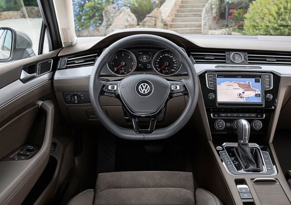 Силни страни: добра гама от двигатели; просторни салон и багажник; класен интериор.

Слабости: леко нестабилно поведение на пътя; базовото ниво на оборудване е бедно.
